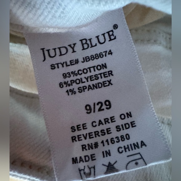 Judy Blue White Button Fly Non-distressed Frayed Hem Jean - Picture 5 of 7